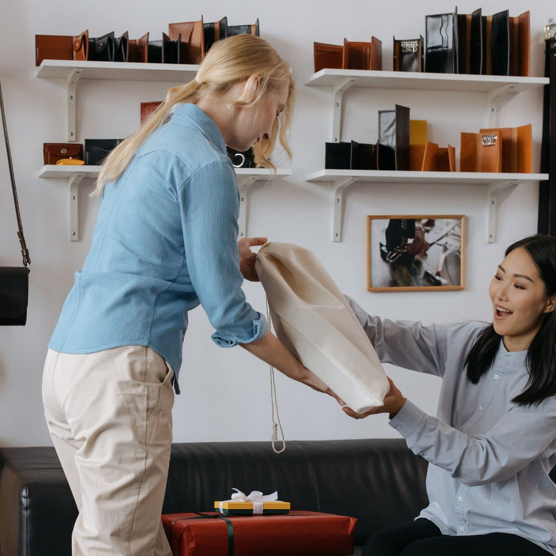 The Art of Thoughtful Gifting: Heirloom Leather Keepsakes That Leave a Lasting Impression