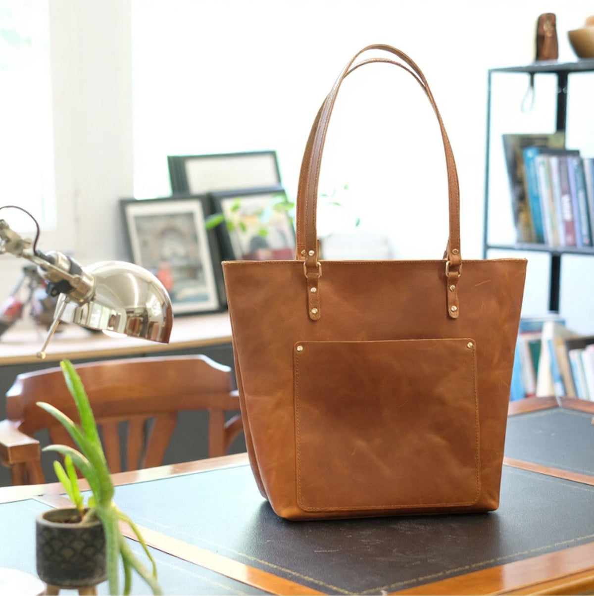 Valdoria genuine leather tote bag side profile and stitching details