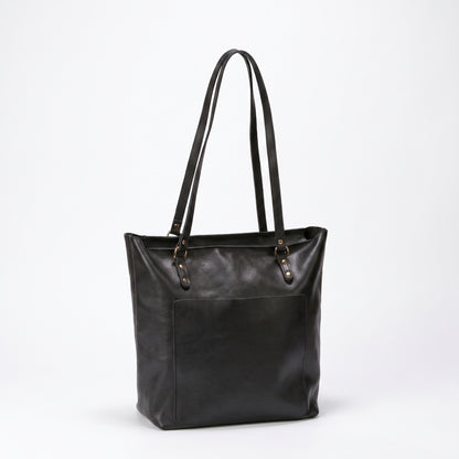 Valdoria handmade black leather shoulder bag - front view - Yubello